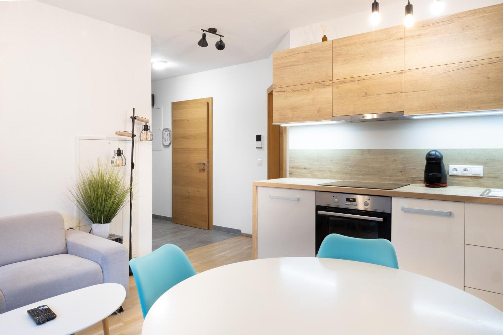 - Neualm Center Apartmán *